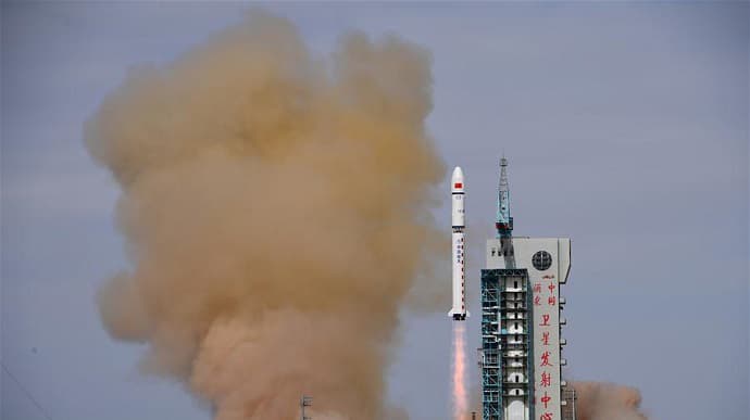 КНР запустила в космос два спутника