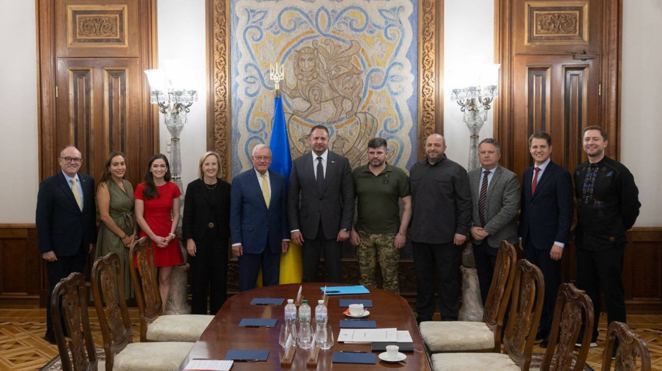 Trump's envoy Kellogg given extra security during latest trip to Kyiv due to "hoards of fans" – The New York Post