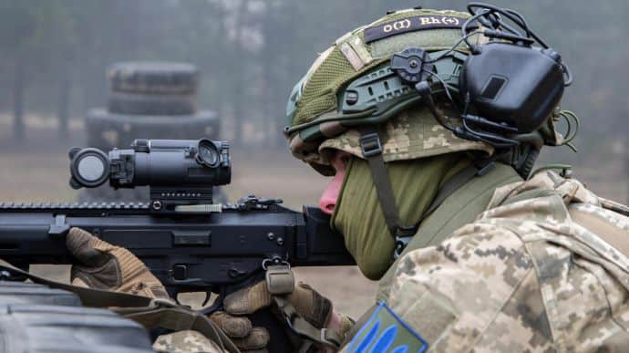 Россия потеряла еще 450 солдат, 6 танков и средство ПВО – украинский Генштаб