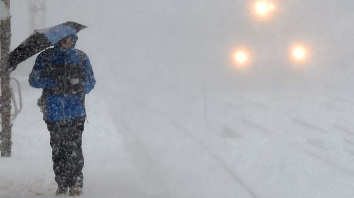 Мороз, лавины и метели: украинцев предупреждают об ухудшении погоды