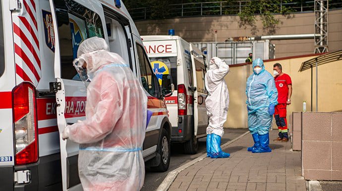 Эпидемия в Киеве: 12 человек умерли, еще 689 заразились Covid-19