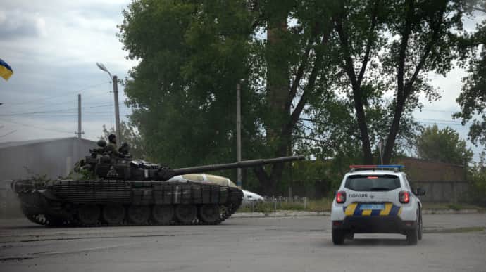 МВС: У північній частині Вовчанська армія РФ бере цивільних у полон, відомо про випадок розстрілу