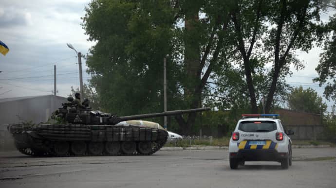 Russian troops take civilians prisoner in northern part of Vovchansk, one case of execution reported