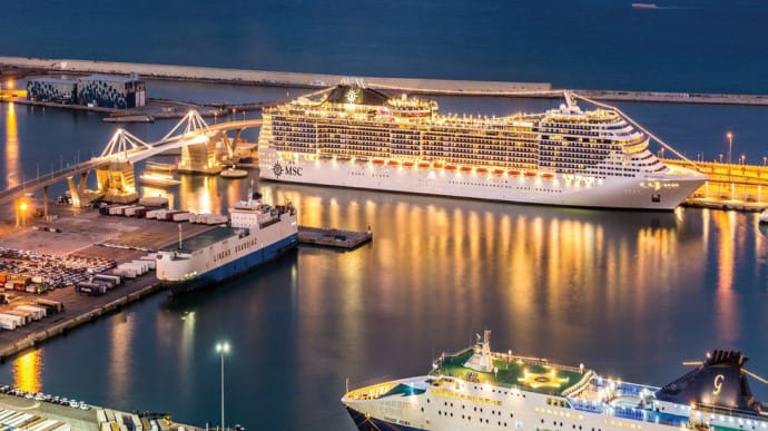 Испания открывает свои порты для круизных лайнеров