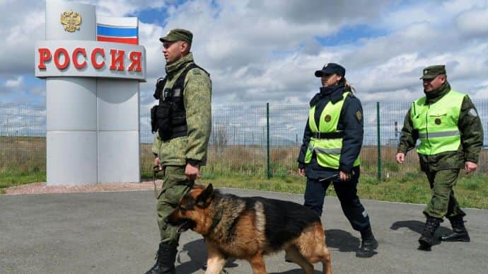 Россияне пытаются вербовать украинских беженцев при пересечении границы - спецслужбы Латвии