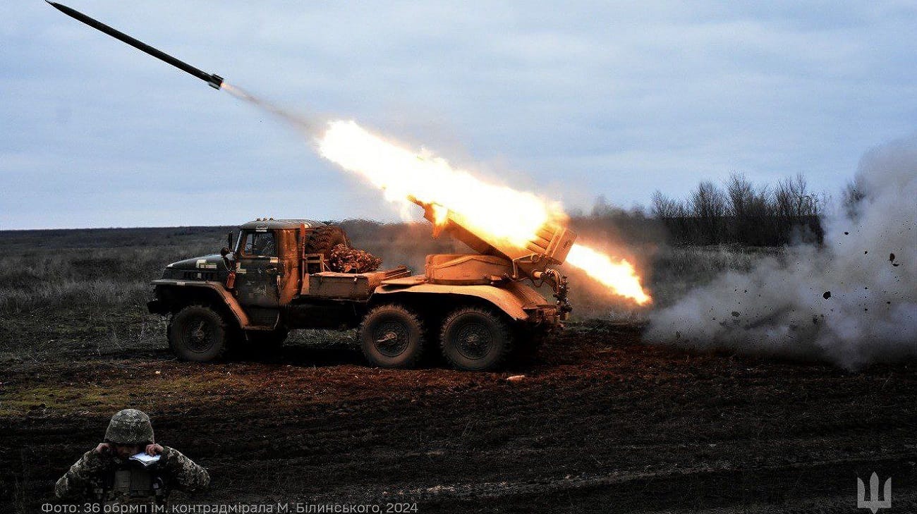 Ukraine's Southern Defence Forces share photos of Ukrainian marines at work – video