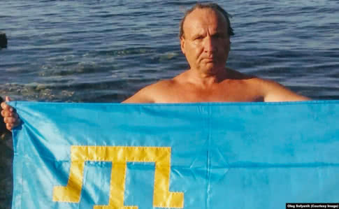 Відомий плавець і втеча з Криму: у Зеленського кажуть, той допомоги не просив