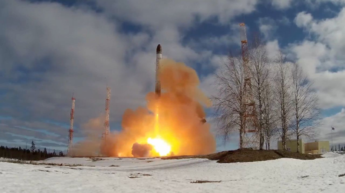 РФ випробувала міжконтинентальну балістичну ракету: її бойова частина вразила ціль у Казахстані 