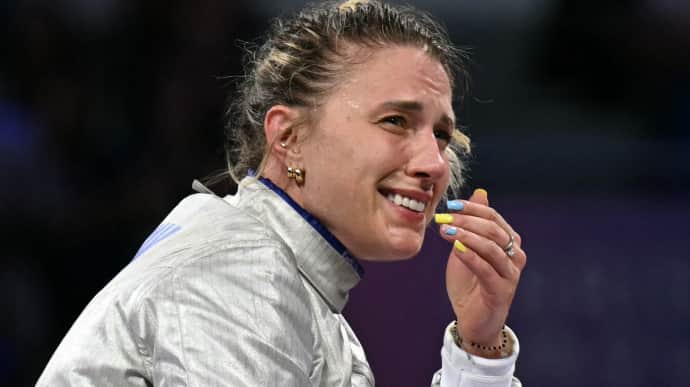 Ukraine, this is for you: fencer Olha Kharlan in tears after winning Olympic bronze – videos