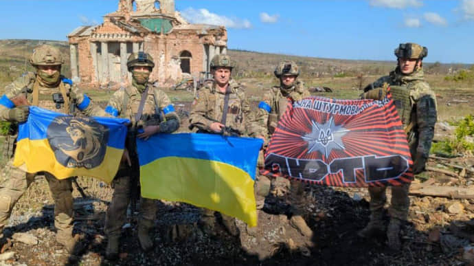 Ермак показал фото с военными в Клещеевке: Украина всегда возвращает свое