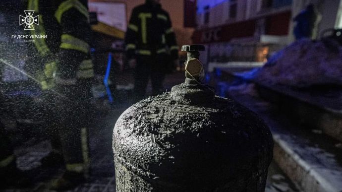 У Києві в кіоску швидкої їжі вибухнув газовий балон: 5 постраждалих