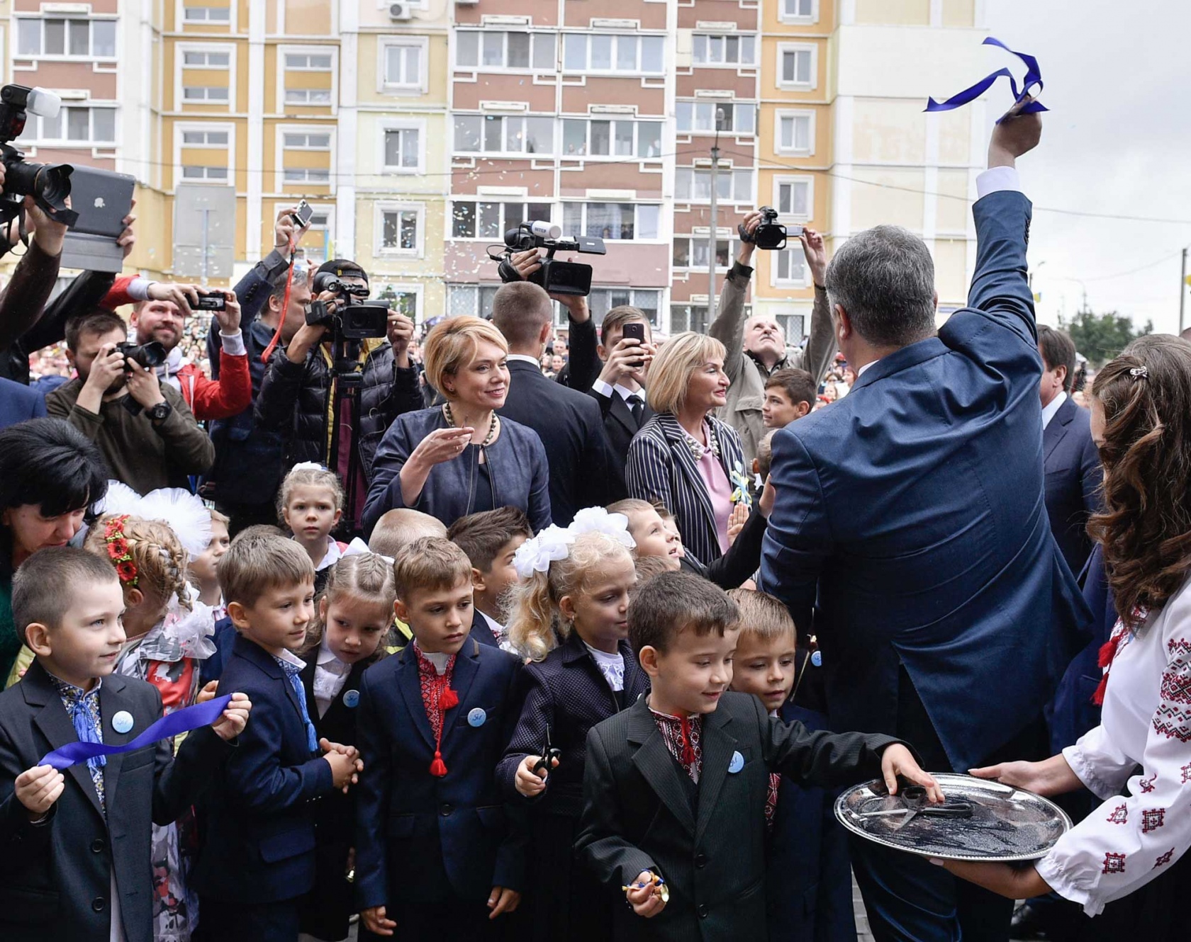 Порошенко відкриває школу. 1 вересня, Пісочин Харківської області