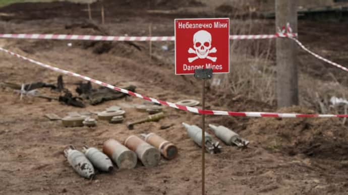Russian landmine kills man in Kherson Oblast