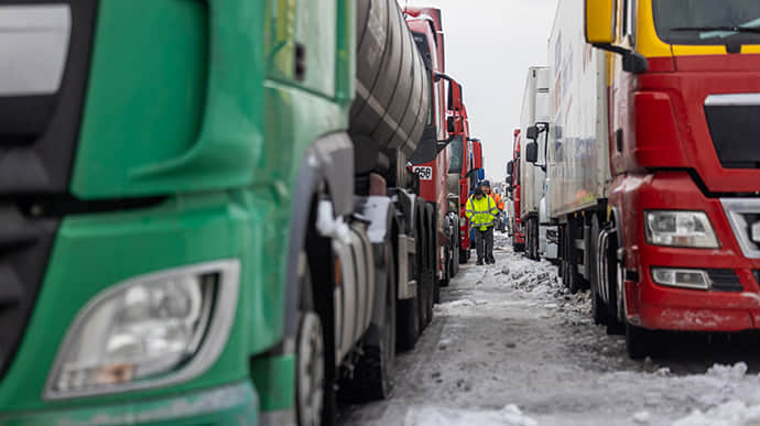 Polish hauliers' blockade delays volunteer aid to Ukrainian defenders – Reuters