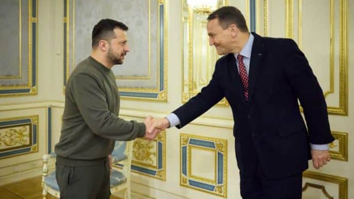 Zelenskyy meets with Polish Foreign Minister: Hopes for 'new chapter' in relations