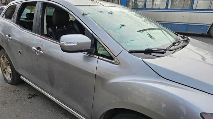 У Херсоні росіяни обстріляли таксі: водій загинув, ще 2 людей поранено