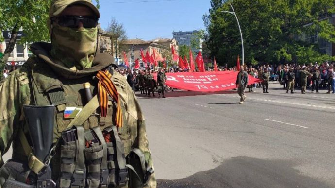 Мелитополь: местные жители не вышли 9 мая, людей привезли из Луганска и Крыма – СМИ