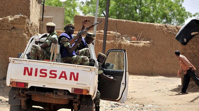 По меньшей мере 138 человек погибли в Буркина-Фасо при нападении террористов