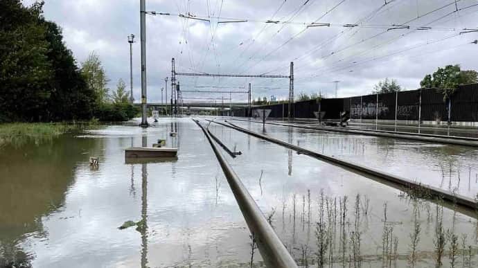 Повінь у Європі: Укрзалізниця повідомила, які рейси скасовано