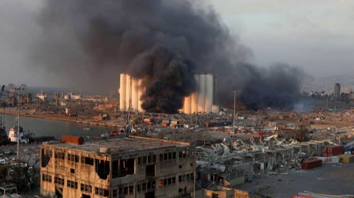 Новости втоника и ночи: взрыв в Бейруте, боевики в Беларуси