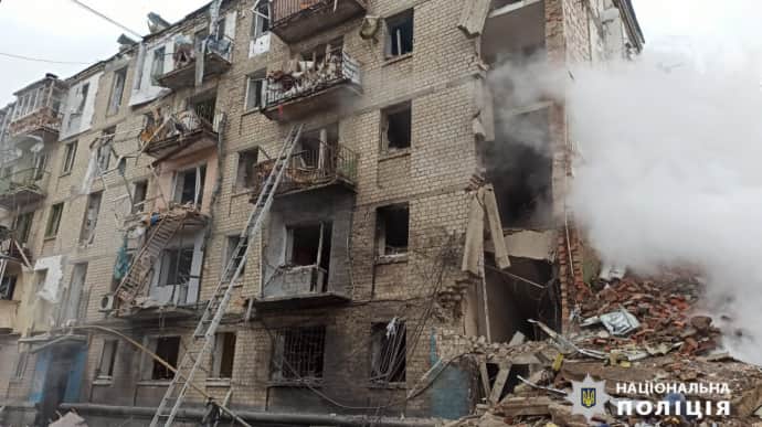 Russian forces hit house in Kharkiv, killing and injuring civilians