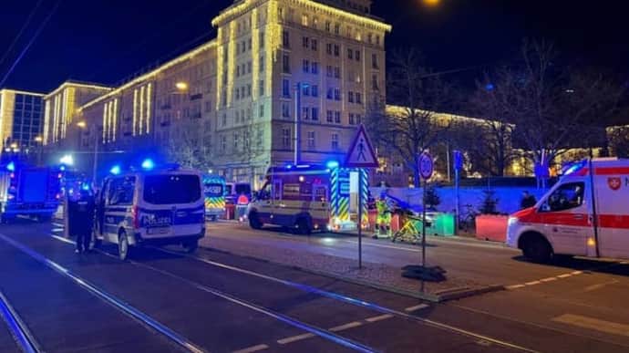 В немецком Магдебурге авто въехало в толпу на ярмарке, минимум 1 погибший