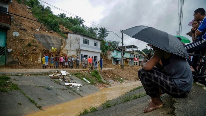 В Бразилии в результате проливных дождей погибли по меньшей мере 56 человек