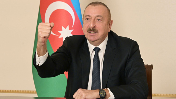 Азербайджан скасував переговори з Вірменією і заявив, що участь Макрона неможлива