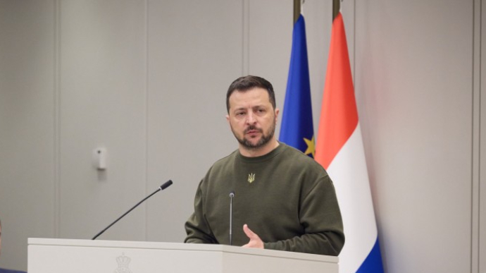Zelenskyy in The Hague criticises idea of hybrid tribunal for Russian crime of aggression