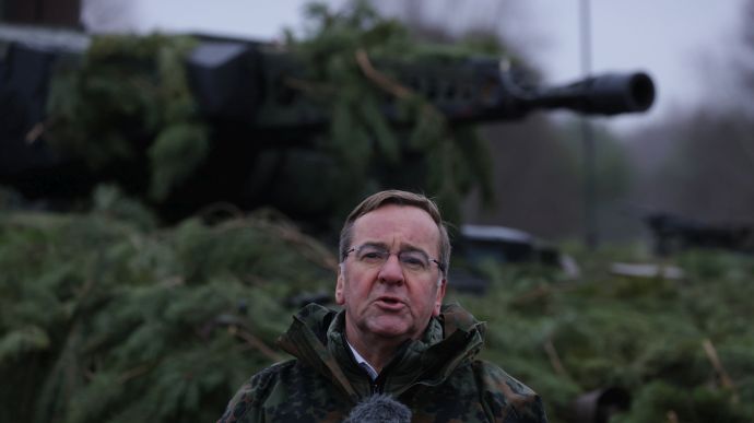 Министр обороны Германии: О предоставлении Украине истребителей не может быть и речи