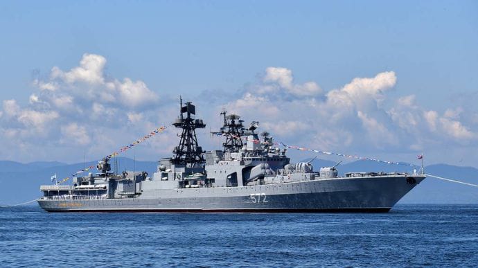 Россия выгнала американский эсминец в Японское море, ей напомнили о праве