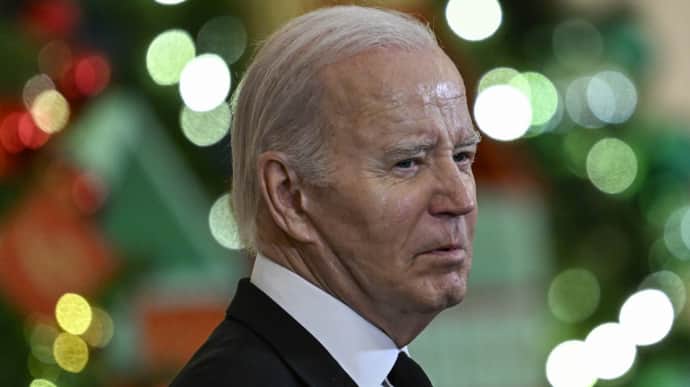 Biden to discuss support for Ukraine with Macron in France