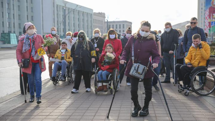 Люди с инвалидностью вышли на марш в Минске