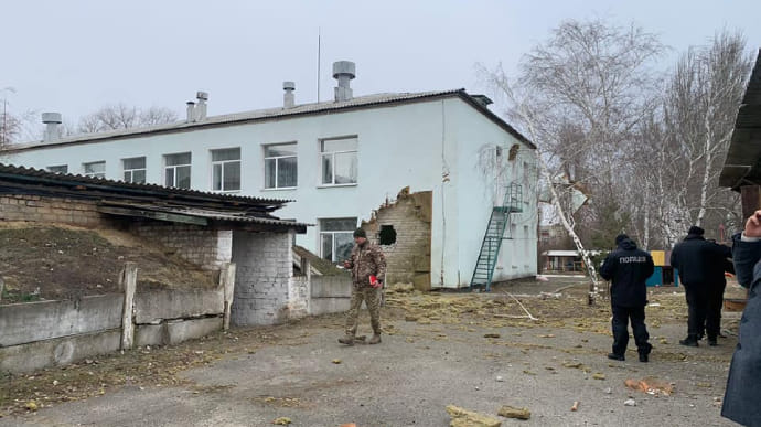 У поліції показали евакуацію дітей на Луганщині через обстріли