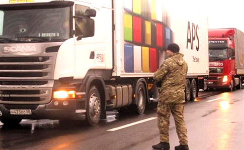 Поліція пропонує вантажівкам РФ платний супровід - перевізники