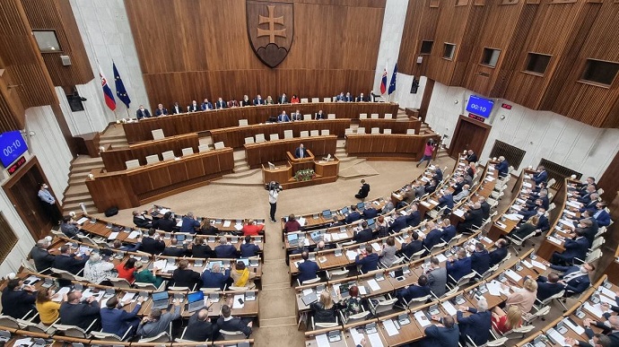 Парламент Словаччини остаточно призначив дострокові вибори на 30 вересня