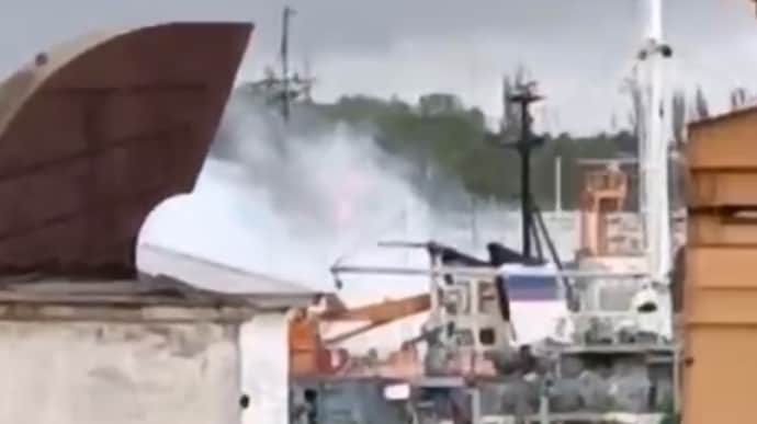 Russians claim their ship was attacked in Crimea, fire occurred – video