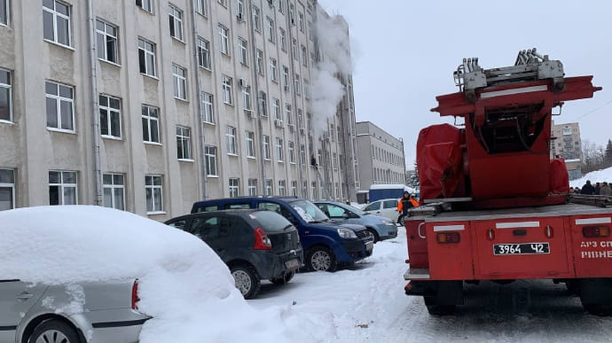 У Рівному горіла будівля ОДА