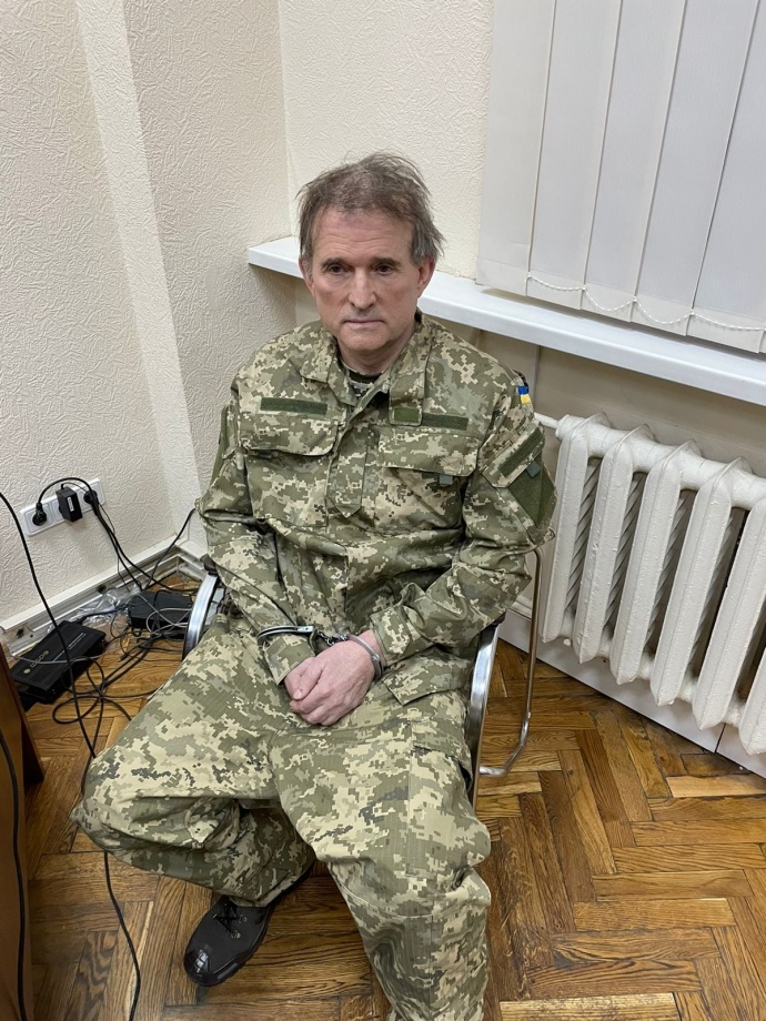 Задержанный Медведчук в униформу ВСУ
