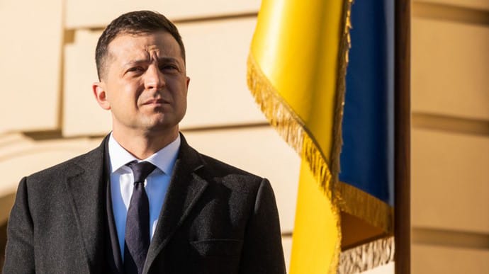 Зеленський: Цивільним громадянам України варто залишатися вдома