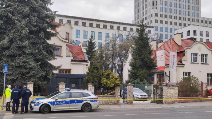 Українець, що вчинив самопідпал перед консульством у Кракові, помер у лікарні