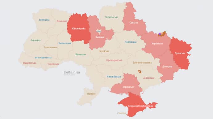 У низці областей лунала тривога через ракетну небезпеку 