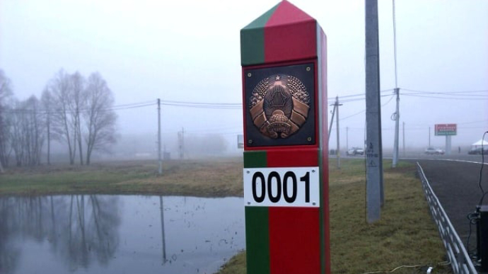 Білорусь використовує мігрантів для розвідки на кордоні з Україною