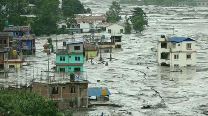 Из-за оползней и наводнений в Непале погибли 38 человек