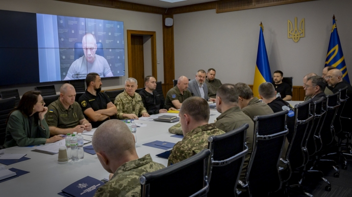 Ukraine's Commander-in-Chief briefs Zelenskyy on Kursk Oblast offensive: 1,000 sq km under Ukraine's control