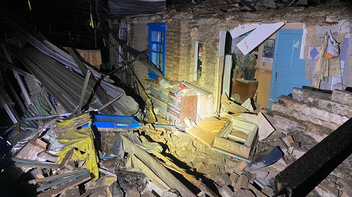 Росіяни вдарили по Нікополю і Марганцю: є значні руйнування, побиті десятки будинків