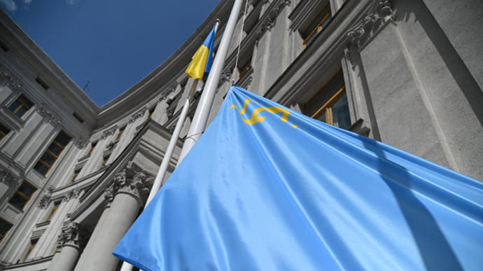 День кримськотатарського прапора: Україна закликає світ посилити тиск на РФ