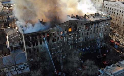 Зеленский дал звание Героя Украины двум погибшим в пожаре в Одесском колледже