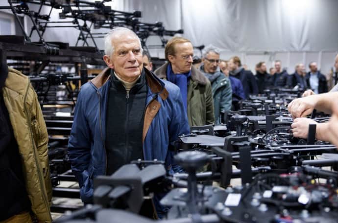 Високий представник ЄС відвідав виробництво дронів в Україн