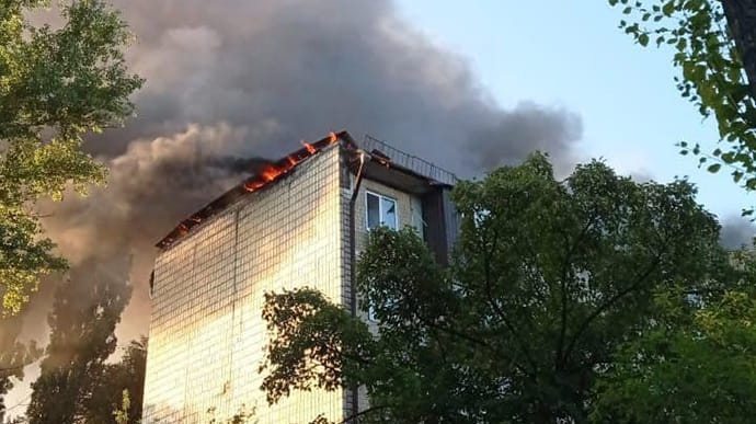 В Киеве горела 5-этажка, жителей эвакуировали